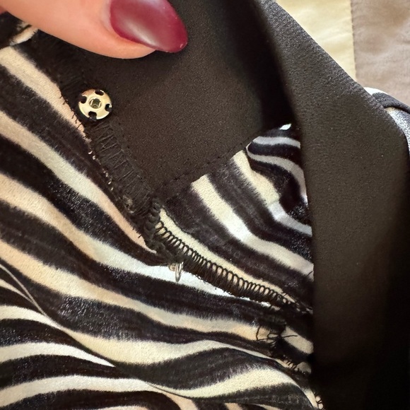 BCBGMAXAZRIA Costa Stripe Faux Wrap Dress M - Picture 9 of 14